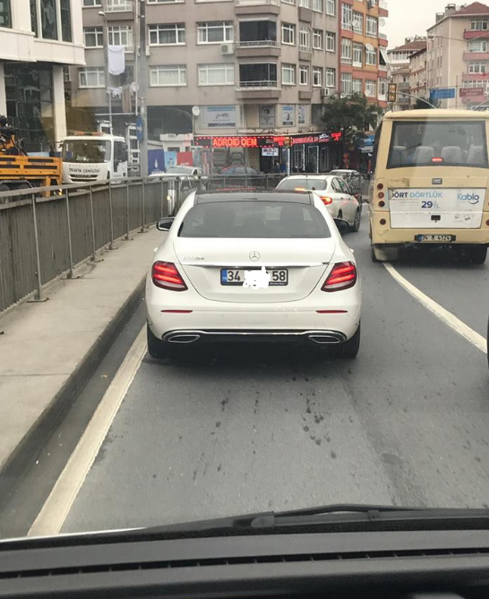 popo fotoğrafınızı çeken adama suç üstü yapmak