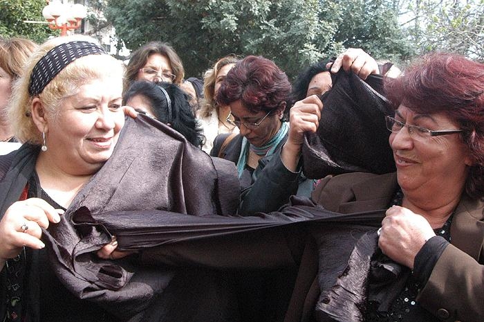 seçim yaklaştıkça chp nin türbana sarılması