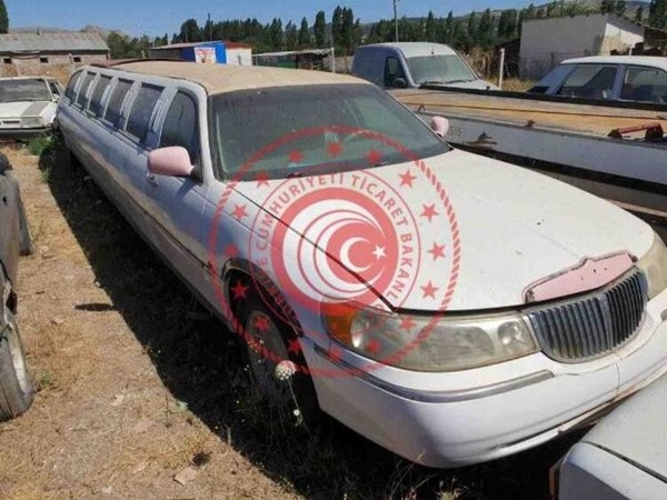 ticaret bakanlığının satılık araba ihalesi yapması