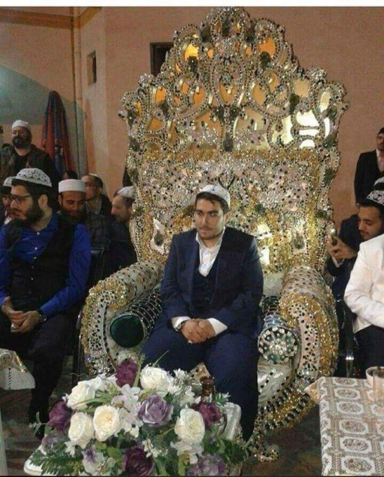 menzil şeyhinin torununun spektaküler tahtı