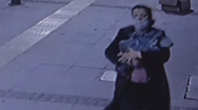 bebeğini dondurucu soğukta ölüme terk eden anne