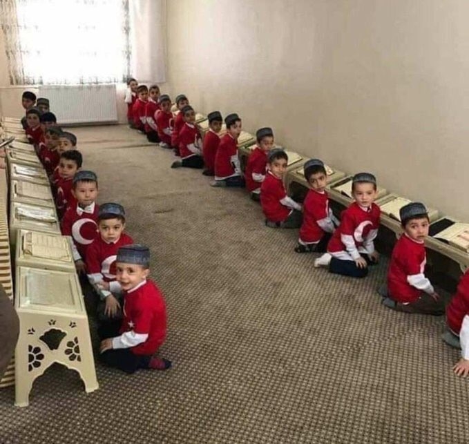 anaokullarında haftada 6 saat arapça din eğitimi