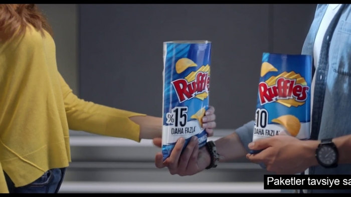 reklamlardaki muntazam açılmış cips paketi