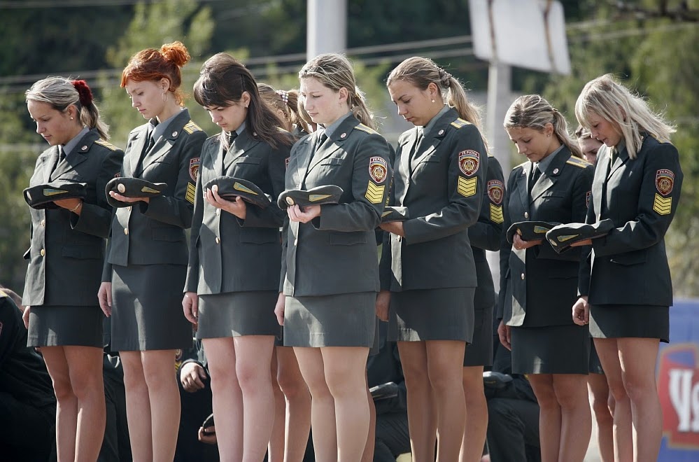Голые женщины военнослужащие 75 фото