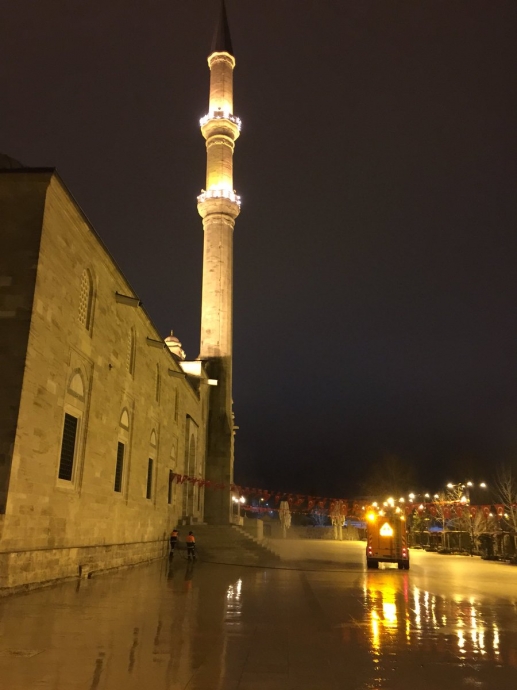 toplum dinden uzaklaşıyor mu yoksa sorusu