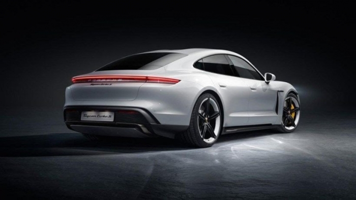 porsche un türkçe isimli elektrikli aracı