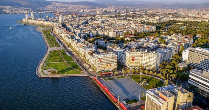 izmir böyle yönetilir