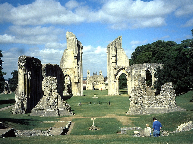 glastonbury tarlalarındaki zodyak haritası