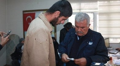 dilencinin üzerinden veresiye defteri çıkması