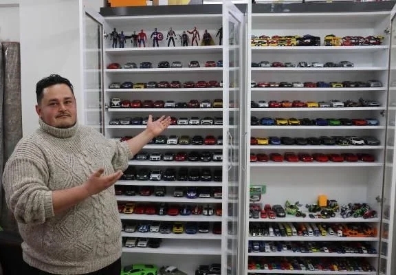 fabrika işçisinin oyuncak araba tutkusu