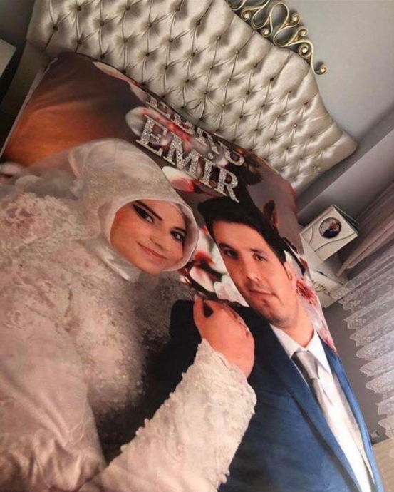 düğün fotolarını nevresim yaptıran çift