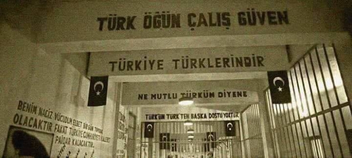 diyarbakır cezaevi türkçü slogan yazılı duvarları
