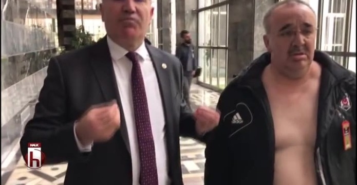 atatürk tişörtüyle meclise giden vatandaş