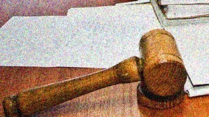 iki kadını mahkemelik eden erkek sevgili