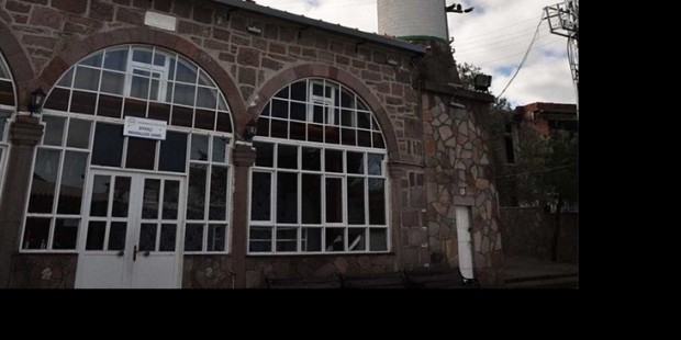 athena tapınağının taşları ile cami yapılması