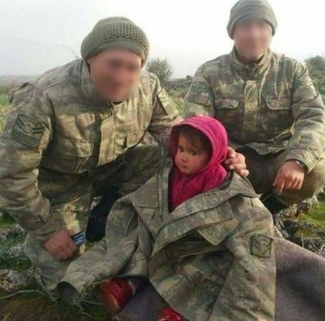 türk askeri ve çocuk