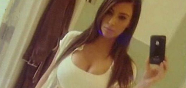 İnternette Her Gün Rastladığımız Selfie Hastası Kızların En Belirgin 22 Ortak Özelliği