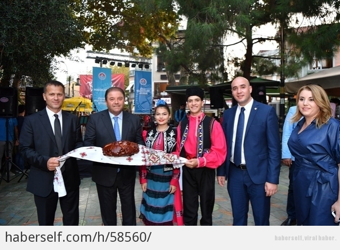 Bu Hafta Gagavuzya'nın Konuk Olduğu Uluslararası Beşçeşmeler Festivali'nden 7 Renkli Kare