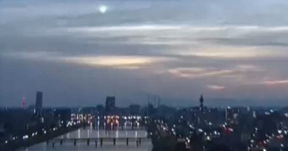 Japonya'da Kameralara Yakalanan Yeşil UFO Ülkeyi Karıştırdı