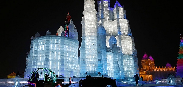 Çin'de Her Yıl Düzenlenen Geleneksel Kar ve Buz Festivalinden 26 Renkli Fotoğraf Karesi