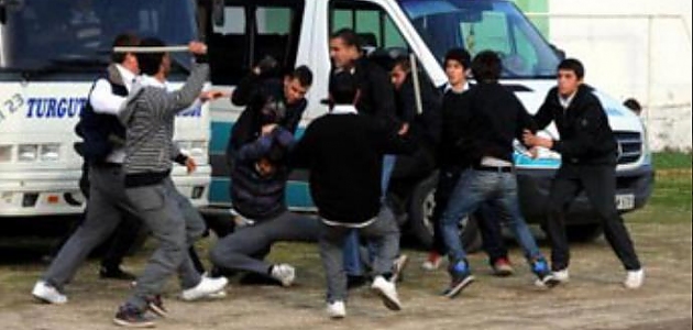 Bir Lise Sınıfında Meydana Gelebilecek 14 Sıradan ve Günlük Hadise