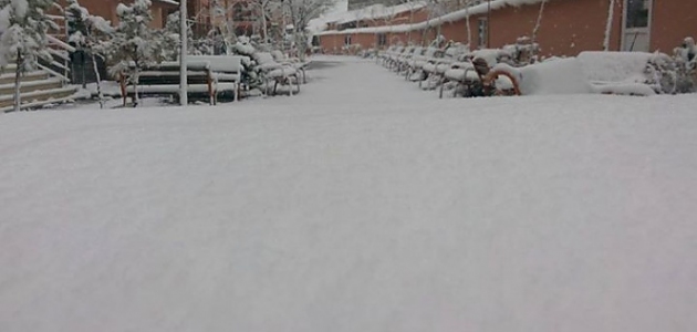 Aksaray'a yılın ilk karı düştü!
