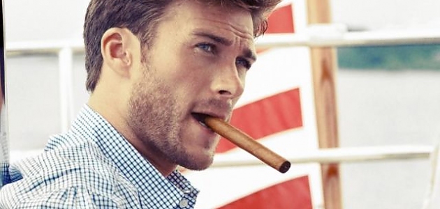 Clint Eastwood'un Gelmiş Geçmiş En Seksi Erkeklerden Biri Olduğunu Kanıtlayan 20 Fotoğraf Karesi