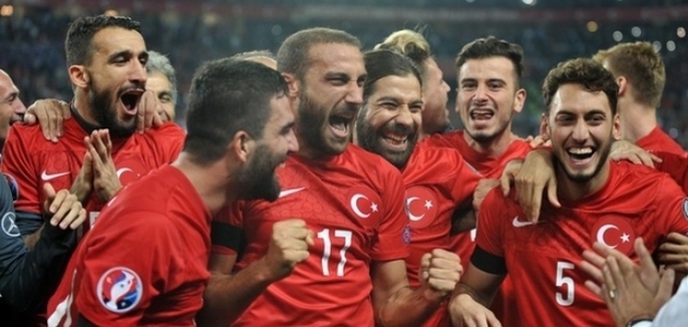 Millilerin Fransa 2016'ya Gidişini Kutlamak İçin 6 Farklı Yöntem