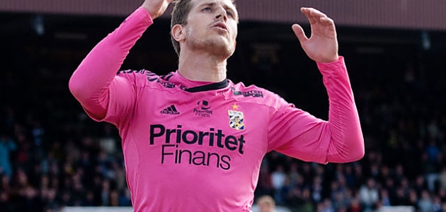 Dünya Liglerinden Maçlara Pembe Formalarla Çıkmış 17 Futbol Takımı