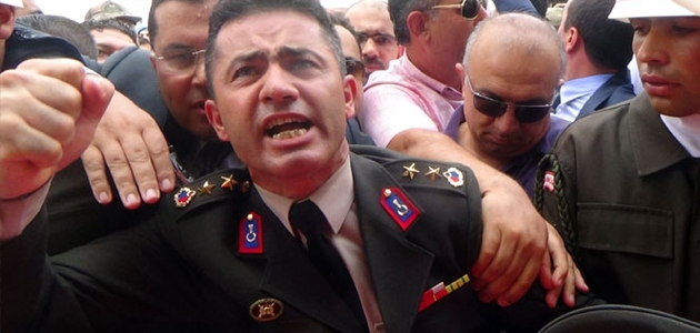 Yarbay Mehmet Alkan İhraç Edildi