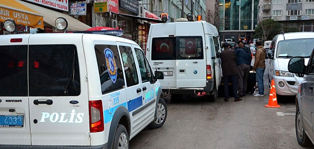 Adliye önünde şüpheli paket paniği!
