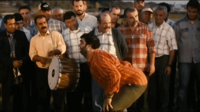 Bilindiği üzere Şahan Gökbakar son filmi Recep İvedik 7'de çevreciliğe soyunmuştu . Sözde `orman` koruyucusu rolüne bürünmüştü