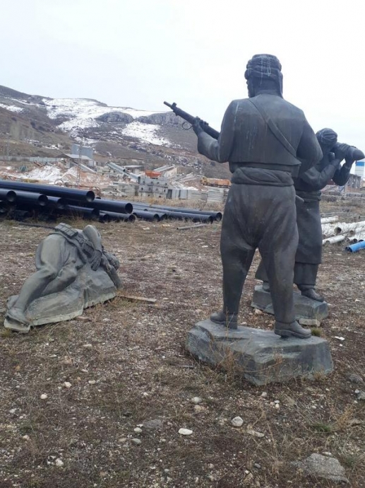 bayburt ta atatürk heykelinin çöplüğe atılması