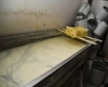 peynir üretimi yapan işletmede skandal görüntüler