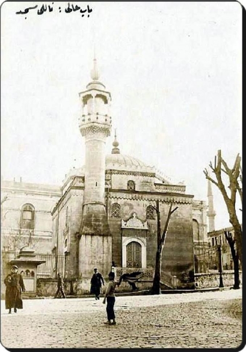 akp nin restore ettiği zebra desenli camii