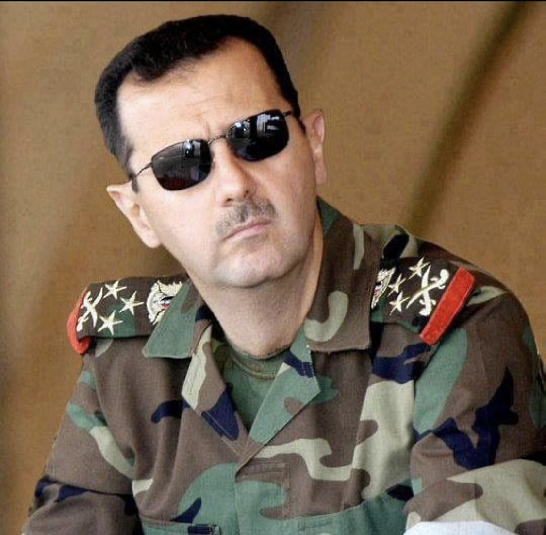 Башар аль. Башар Асад. Башар Асад в военной форме. Башар Асад в очках.