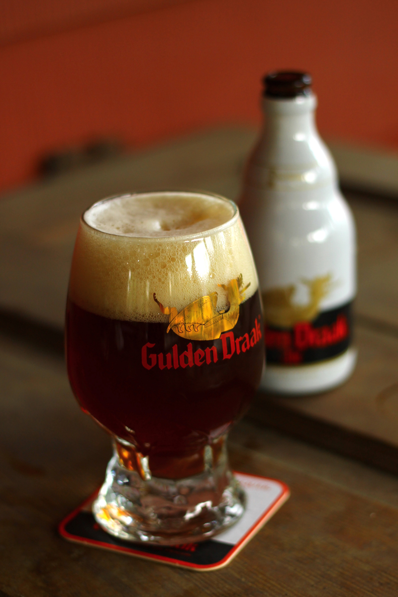 Gulden draak. Gulden Draak пиво. Гульден драк пиво. Пиво Golden Dragon. Бельгийское пиво дракон.