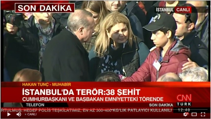 şehit çocuğunun bakışına nefret kusan ak it