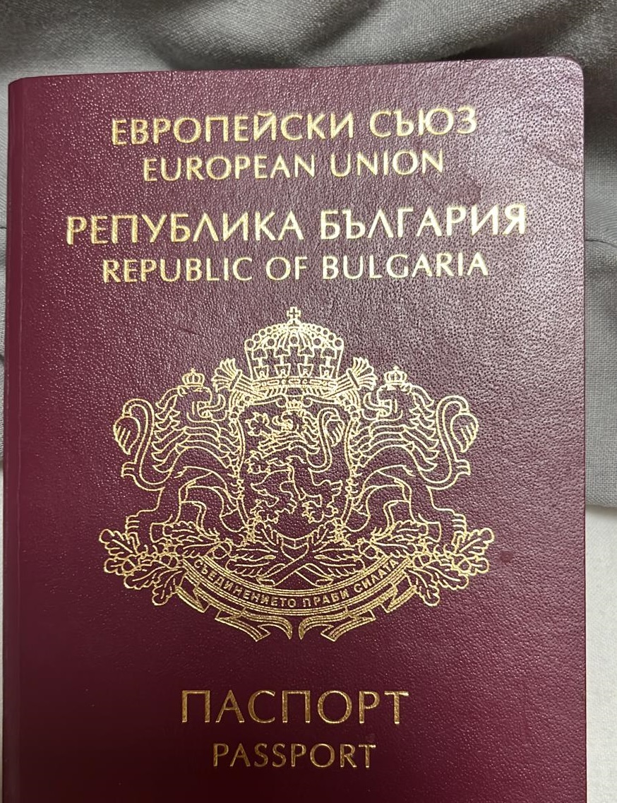 bulgar pasaportuna sarılıp uyumak