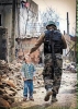 türk askeri ve çocuk