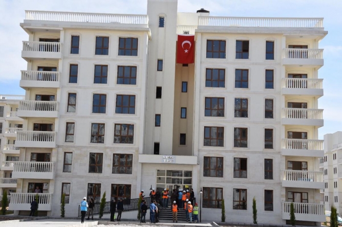 hendek kazıp asker taşlayan kürtlere verilen evler