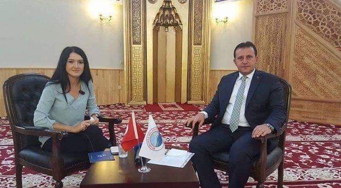 akp li başkan adayının camiden canlı yayın yapması