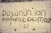 yazarların hayatını özetleyen duvar yazıları / #1366895