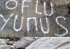 2500 yıllık kaya mezarına yazı yazan vandallar