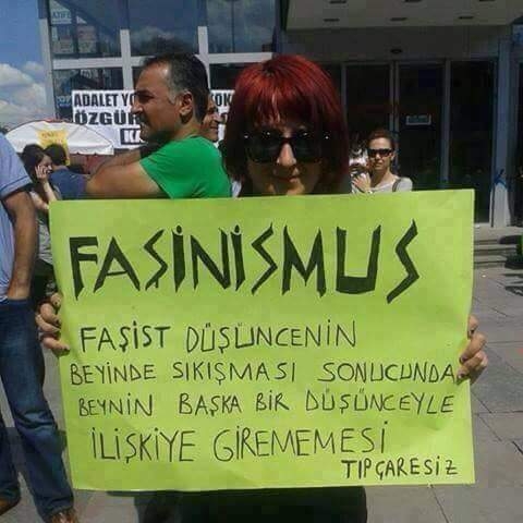 atatürkün imzasını ermeni bir hocanın tasarlaması