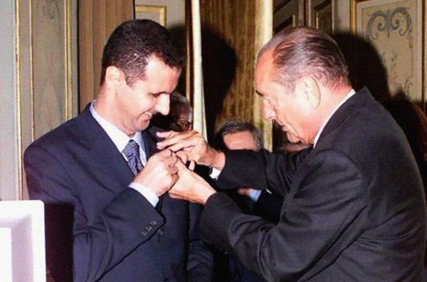 fransa nın esad a verdiği madalyayı geri alması