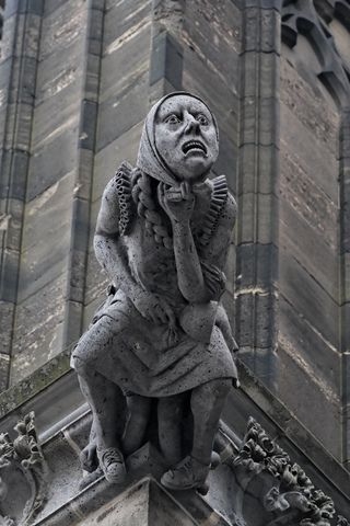 köln katedralindeki türbanlı gargoyle