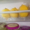 yarım kalan limonu yumurta rafına koymak / #1712156