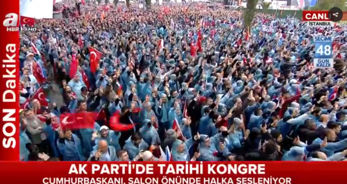 parasızlıktan laylon kıyafet giyen ak partililer