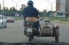 motosiklet kullanan erkek